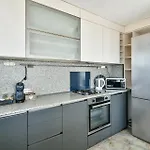 Апартамент Skyline Grand Penthous Free Parking *