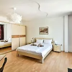 Апартамент Skyline Grand Penthous Free Parking *