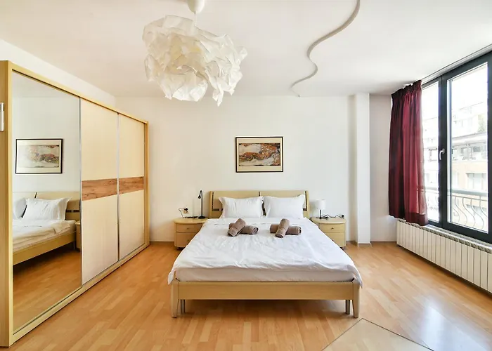 Апартаменты Skyline Grand Penthous Free Parking *